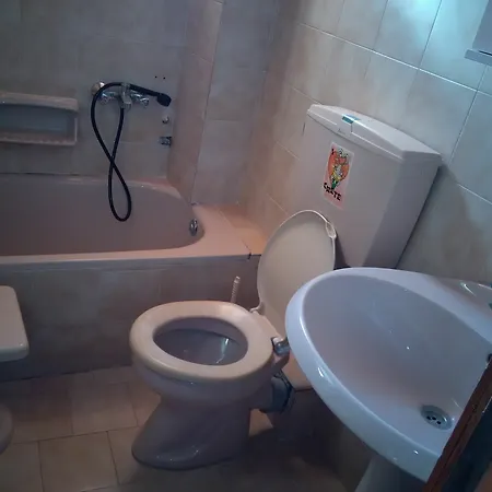 Ari Hotel